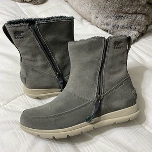 Sorel zip weatherproof boots
